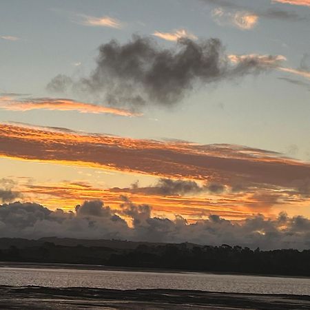 Absolute Waterfront Serenity Near Auckland Clarks Beach Exterior foto